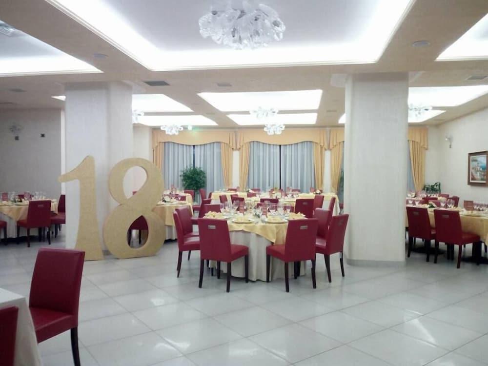Hotel Riviera Azzurra Оливери Экстерьер фото