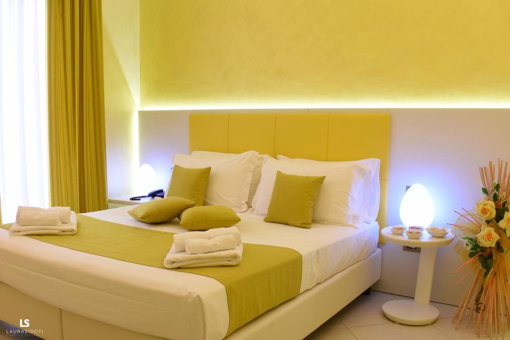 Hotel Riviera Azzurra Оливери Номер фото