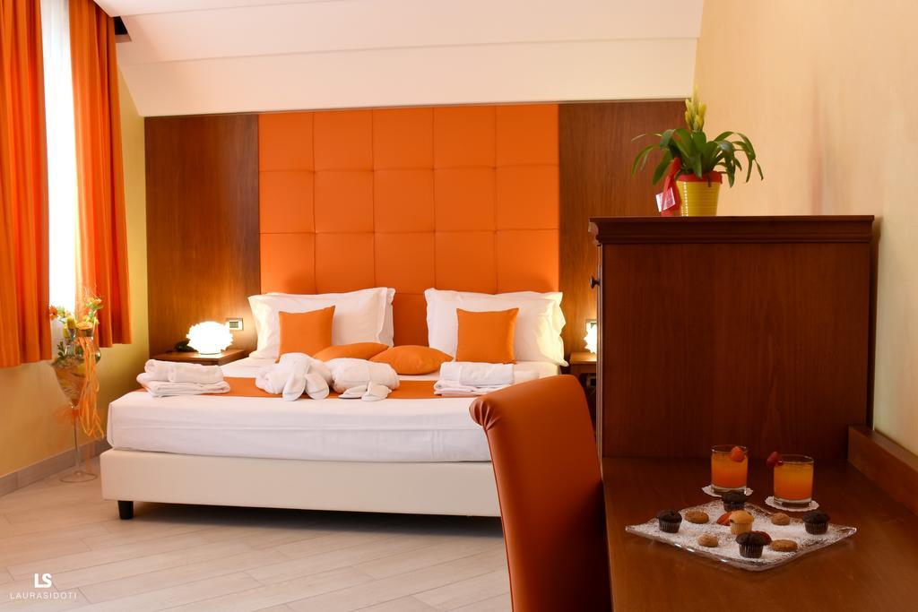 Hotel Riviera Azzurra Оливери Экстерьер фото