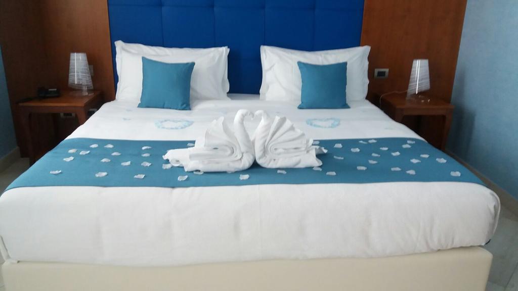 Hotel Riviera Azzurra Оливери Экстерьер фото